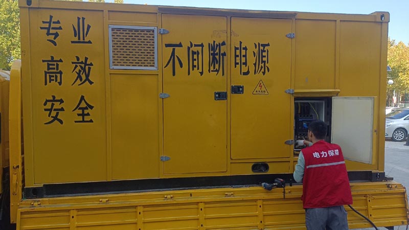 海北柴油发电机组和UPS电源配合使用时，如何避免切换过程中的电力中断？